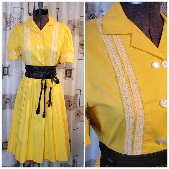 Vintage Dresses & Skirts - Vintage Yellow Pleat Dress